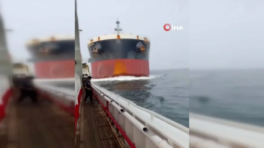 Singapur’da korkunç gemi kazası! Yaşanan can pazarı kamerada – Dünya Haberleri