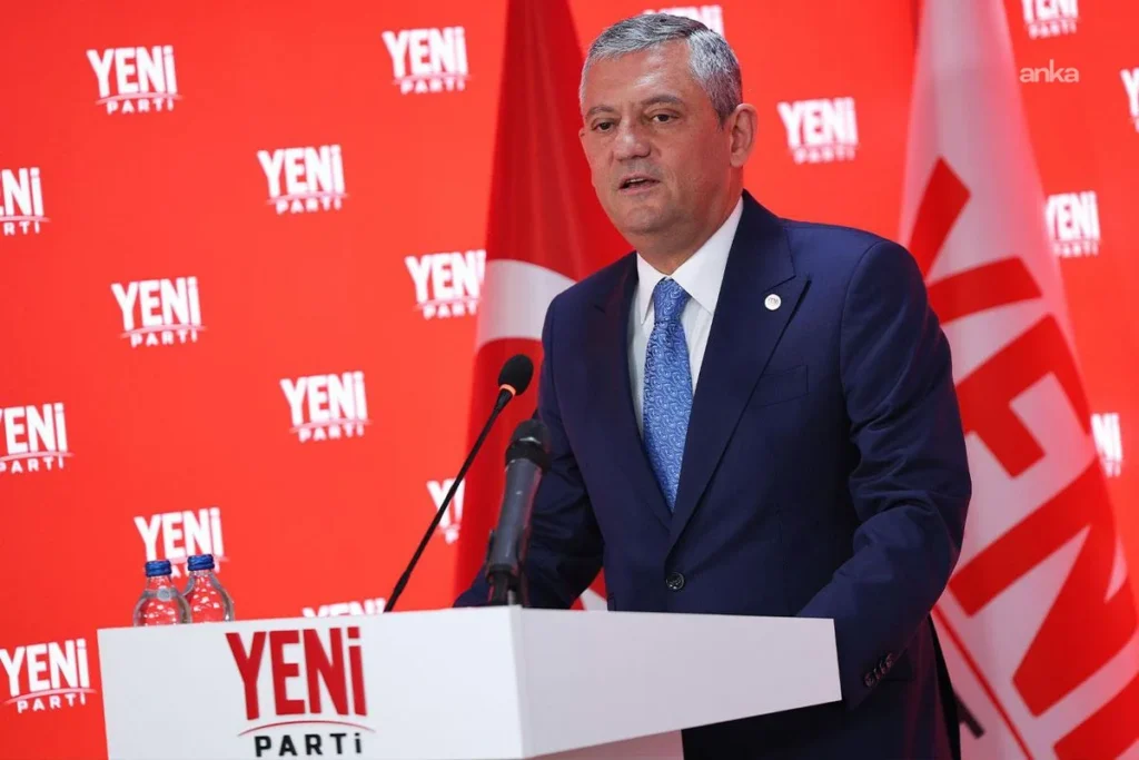 Yeni Parti Genel Başkanı Özel’den Bakırhan ve Hatimoğulları’na tebrik telefonu