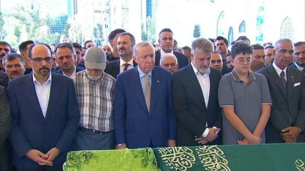 AK Parti Şanlıurfa Milletvekili Önen’in Yürek Yakan Vedası! Cenazede Gözyaşları